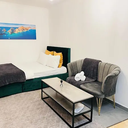 Holidays Apartment *