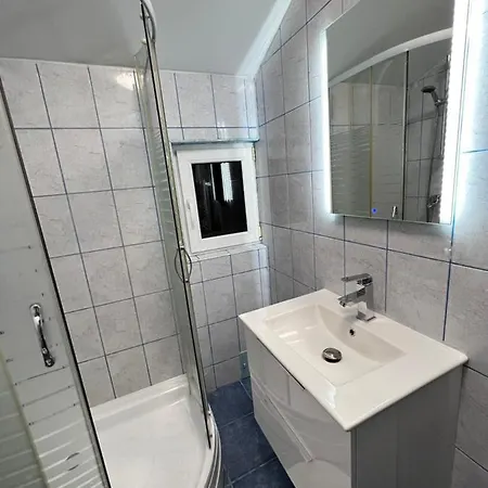 Apartment Holidays *